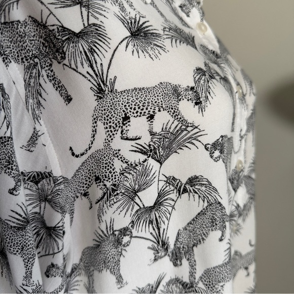 Jane and Delancy Long Sleeve Button Up Tropical Cheetah Print Shirt 1X - Picture 3 of 7
